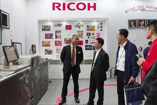 為客戶講解Pro-C7200X 為客戶講解Pro-C7200X