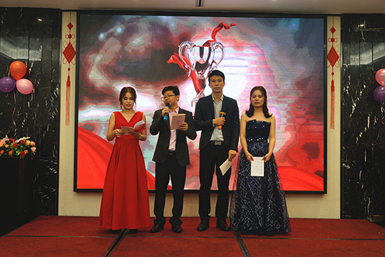 普天達(dá)年會(huì)主持人 普天達(dá)年會(huì)主持人