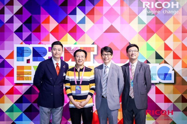 普天達宋總經理親臨展會現場 普天達宋總經理親臨展會現場